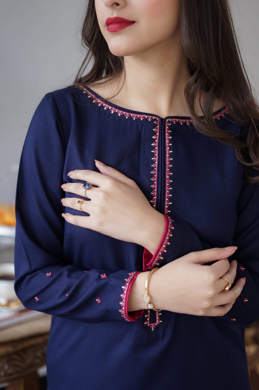 ASLIGN CASUALLY WEAR EMBROIDERED DHANAK WOOL 3 PEOPLE