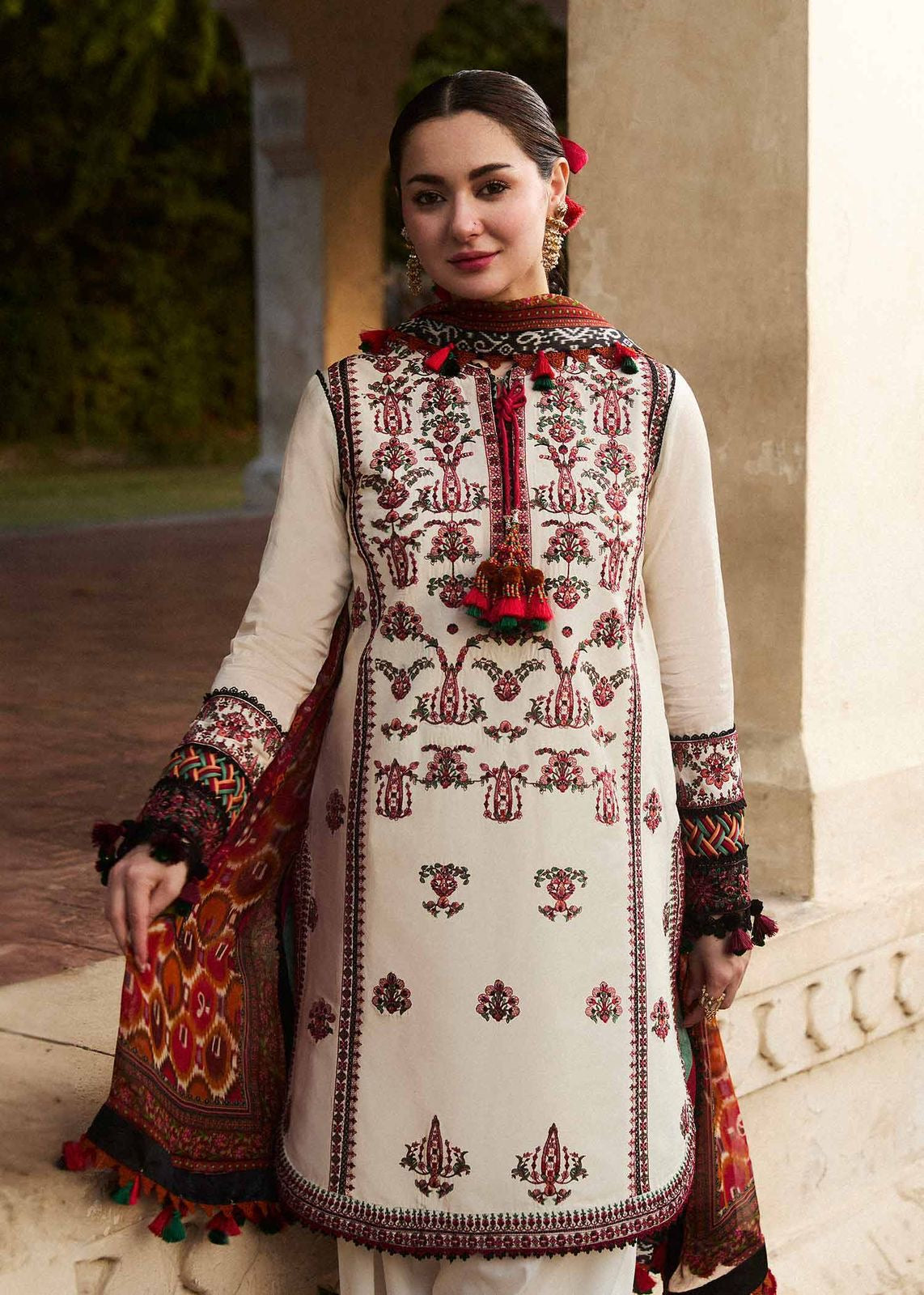 QALAMQAR LUXURY HEAVY EMBROIDERED DHANAK WOOL 3 PIECE BIK 5042