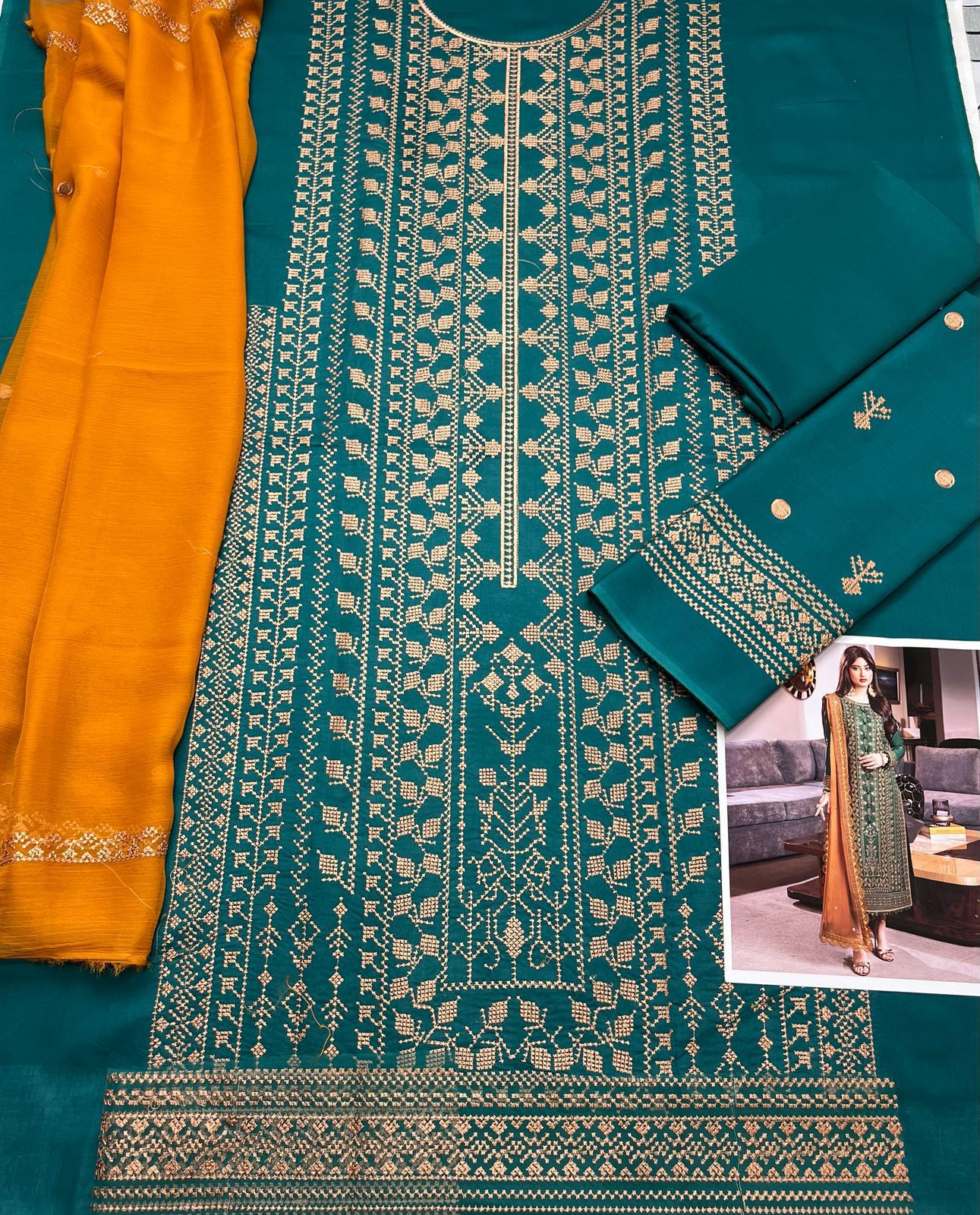 ASIM JOFA 4176BIK LUXURY EMBROIDERED LAWN 3 PIECE